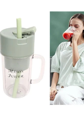 Straw type juicing cup